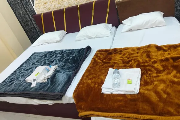 Kanha Palace - room standard double bed